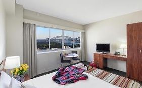Macleay Hotel
